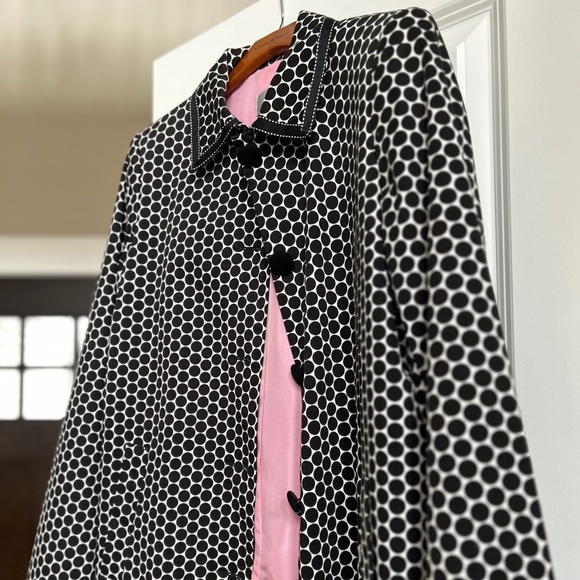 Skirtin Around Mod Polkadot Trench Coat - Picture 3 of 6